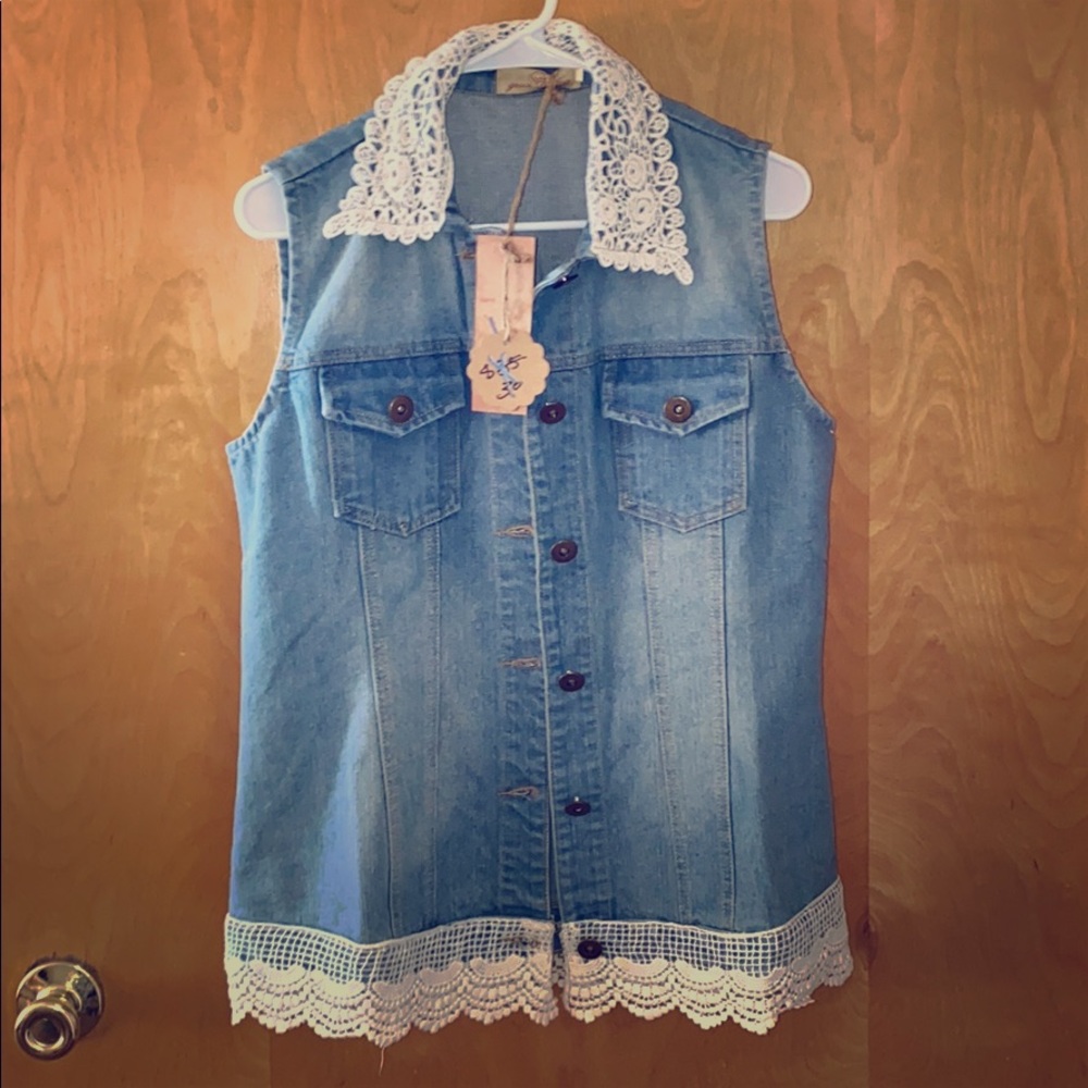Denim vest with lace trim